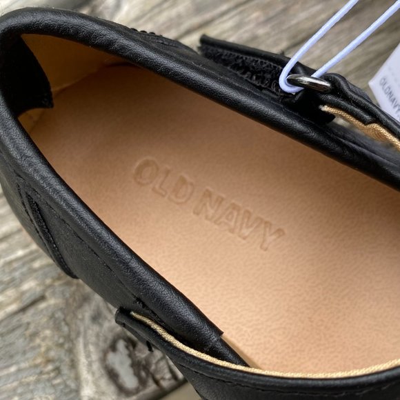 Old Navy Faux-Leather Uniform Mary-Janes for Toddler Girls - Picture 8 of 13